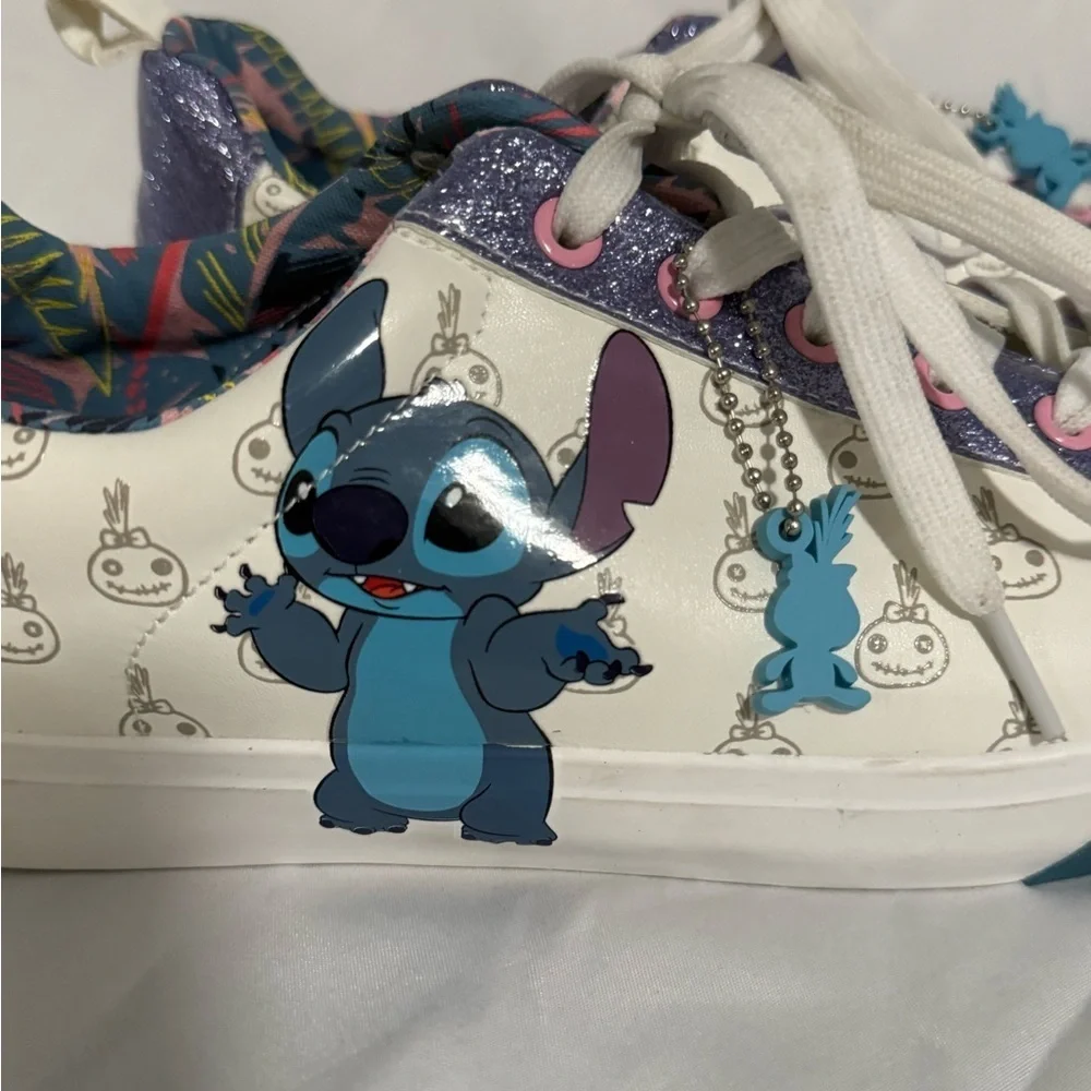 Disney lilo and stitch women’s‎ low top lace up sneakers size 10